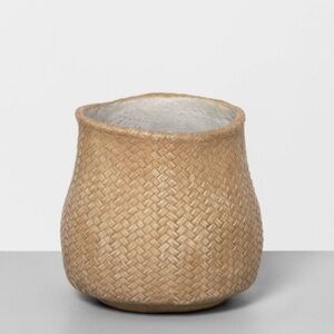 HEARTH & HAND NEW woven concrete planter -small -6”